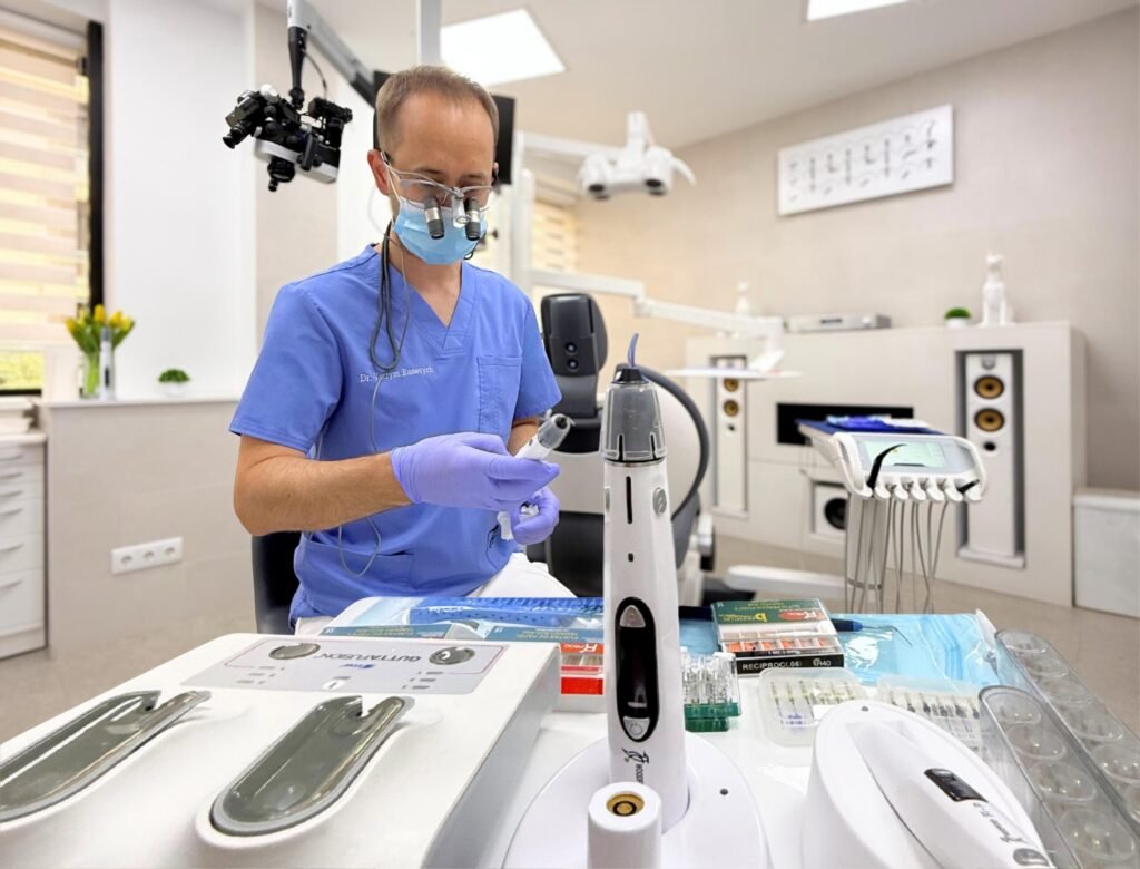 Tratamiento endodóntico de dientes Tratamiento endodóntico de dientes